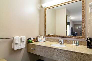 هتل Quality Inn  Savannah I95