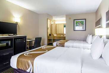 هتل Quality Inn  Savannah I95