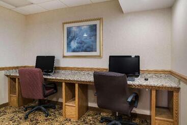 هتل Quality Inn & Suites