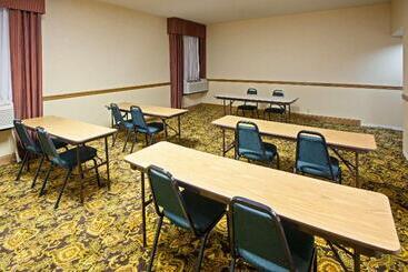 هتل Quality Inn & Suites