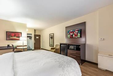 هتل Red Roof Inn Plus & Suites Houston Iah Airport Sw
