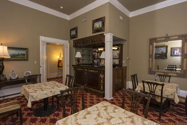 Hotel The Guest House Historic Mansion