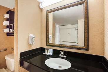 هتل Wingate By Wyndham North Little Rock