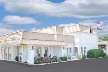 مُتل Super 8 By Wyndham Morton Grove/chicago