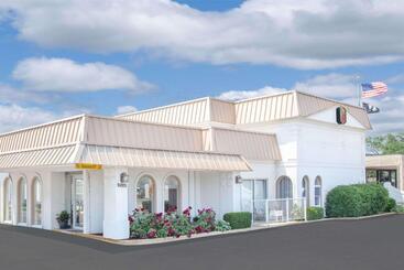 مُتل Super 8 By Wyndham Morton Grove/chicago
