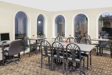 مُتل Super 8 By Wyndham Morton Grove/chicago