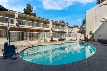 Surestay Plus Hotel By Best Western Tempe University