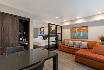Surestay Plus Hotel By Best Western Tempe University