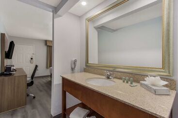 Surestay Plus Hotel By Best Western Tempe University