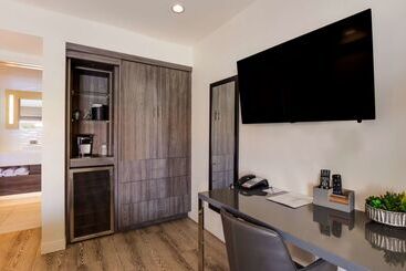 Surestay Plus Hotel By Best Western Tempe University