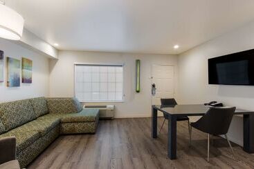 Surestay Plus Hotel By Best Western Tempe University