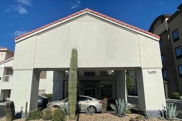Surestay Plus Hotel By Best Western Tempe University