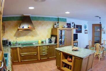3 Bedrooms House With Jacuzzi Furnished Terrace And Wifi At Benicarlo 5 Km Away From The Beach