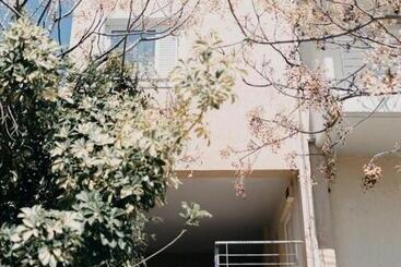 Best House, Nirvana Ii, Patra
