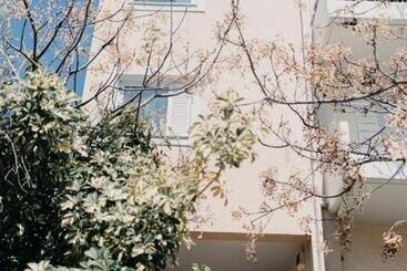Best House, Nirvana Ii, Patra