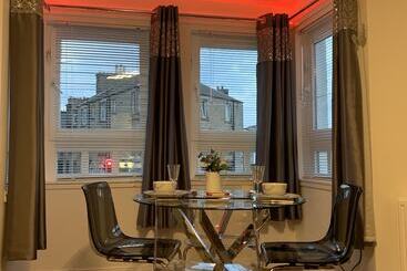 Beach Apartment   Kirkcaldy