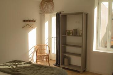 Bed and Breakfast La Centenaire Gruissan   Maison D Hôte