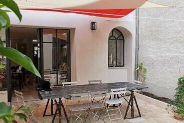 تختخواب و صبحانه La Centenaire Gruissan   Maison D Hôte
