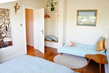 تختخواب و صبحانه La Maison Verte