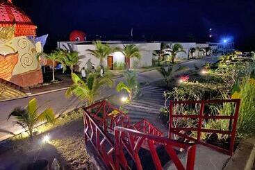 هتل Phi Phi Mountain Beach Resort Sha Certified