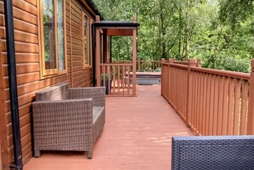 Felmoor Lodge Sleeps 4, Hot Tub & Parking