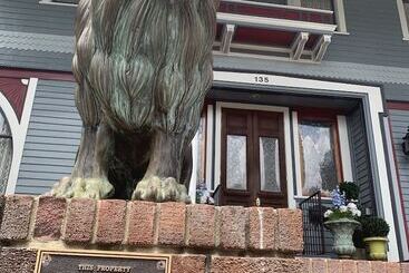 تختخواب و صبحانه Dr. Phillips House