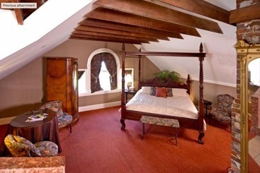 تختخواب و صبحانه Dr. Phillips House