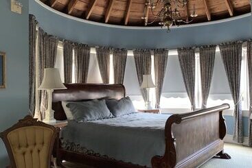 تختخواب و صبحانه Dr. Phillips House