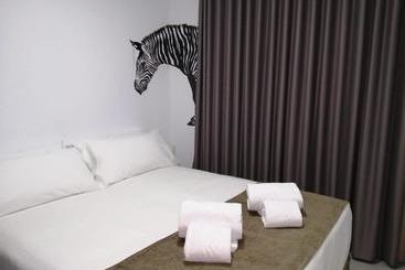 پانسیون Las Cebras Hostel