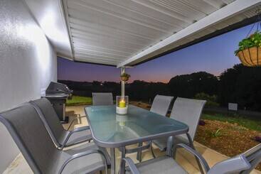דירות לתיירים Yungaburra  Lodge