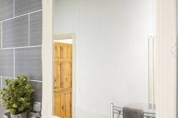 Central Exeter Apartment