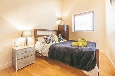 City Centre Spacious Apartment
