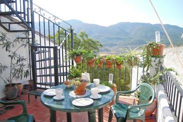 דירות לתיירים Spacious House In Hornos With Mountain View