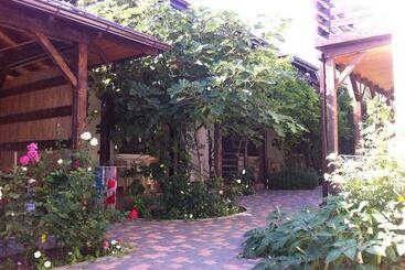پانسیون Sadorini Guest House