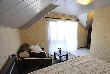 پانسیون Sadorini Guest House