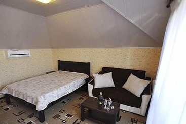 پانسیون Sadorini Guest House