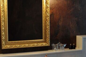 پانسیون Silver & Gold Luxury Rooms