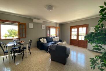 2 Apartments With Private Pool At Villa Diaz Aleman
