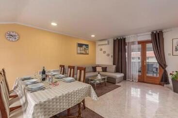 Apartments Ana Vodnjan