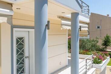 Bright & Spacious Two Floor Family Garden Home