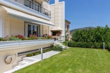 Bright & Spacious Two Floor Family Garden Home