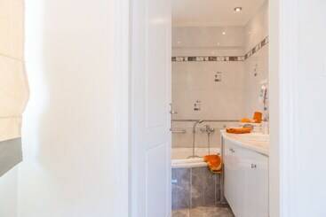 Bright & Spacious Two Floor Family Garden Home
