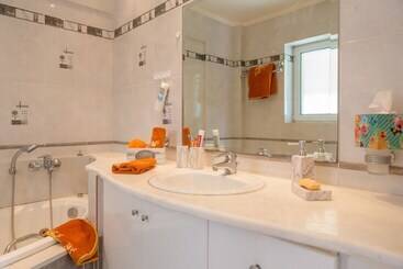 Bright & Spacious Two Floor Family Garden Home