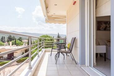 Bright & Spacious Two Floor Family Garden Home