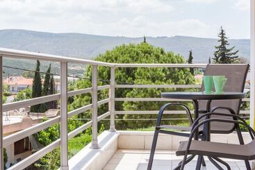 Bright & Spacious Two Floor Family Garden Home
