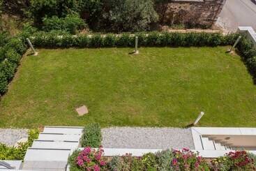 Bright & Spacious Two Floor Family Garden Home