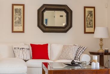 Bright & Spacious Two Floor Family Garden Home