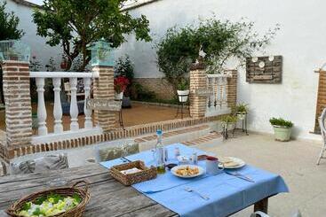El Patio Del Limonero