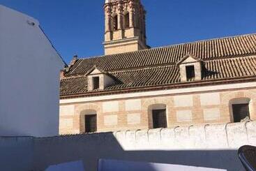 El Patio Del Limonero