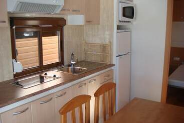 هتل Solana Del Segre   Campsite